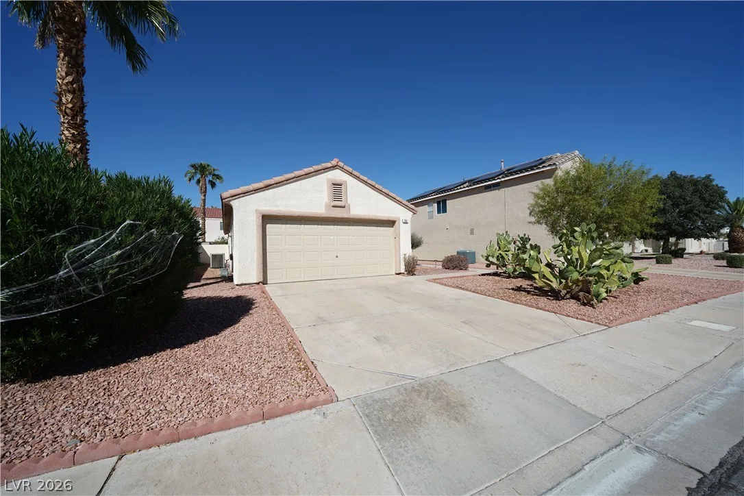 700 Pine Field Lane — photo 1