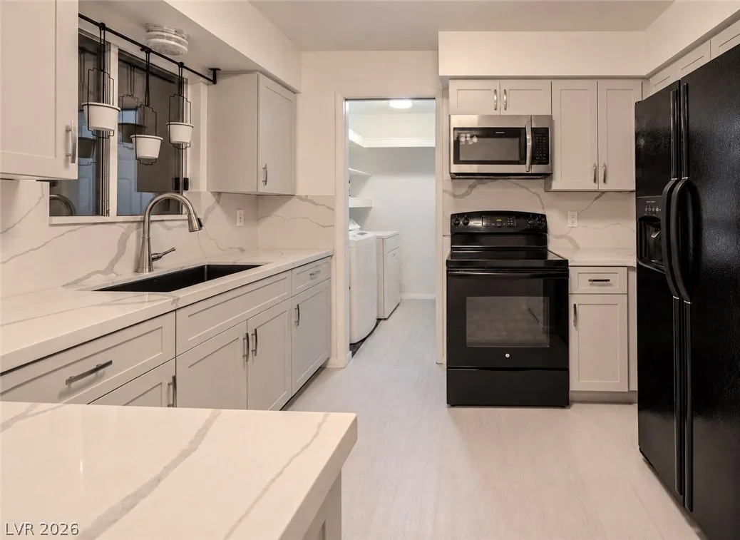 2040 Liston Avenue — photo 2