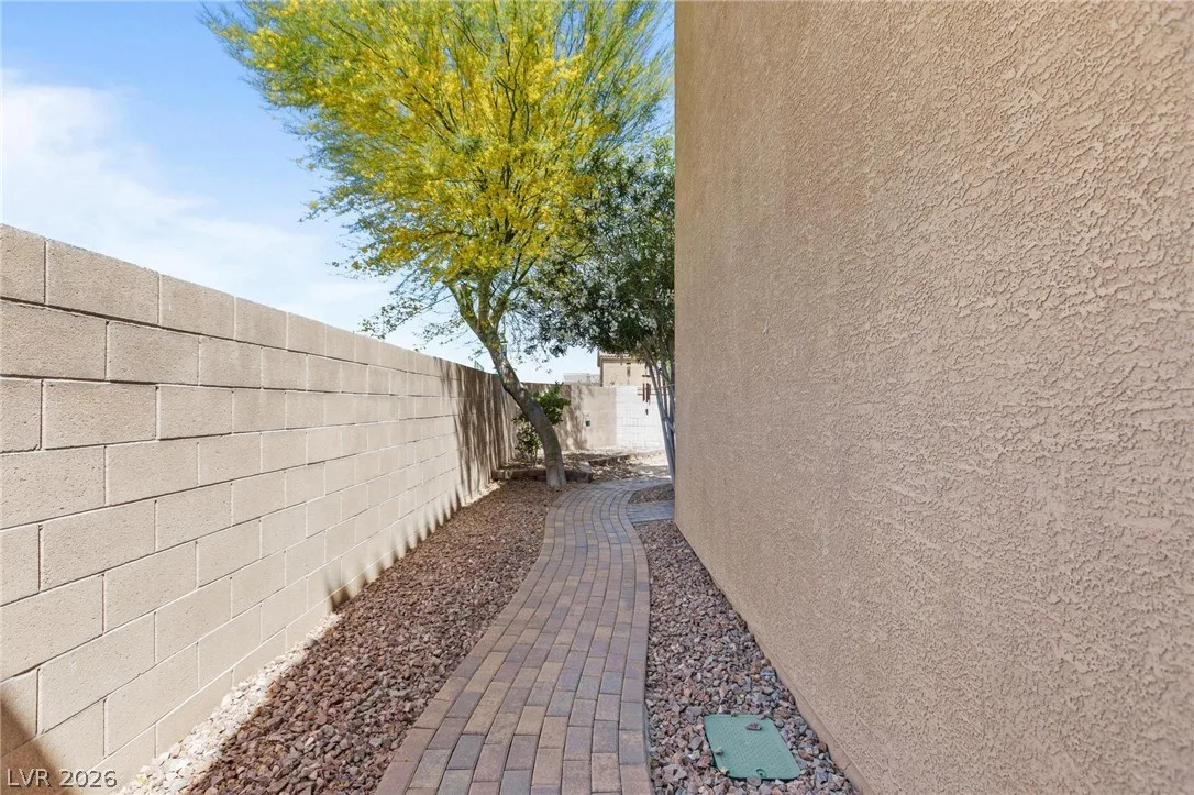 92 Newmiller Street — photo 4