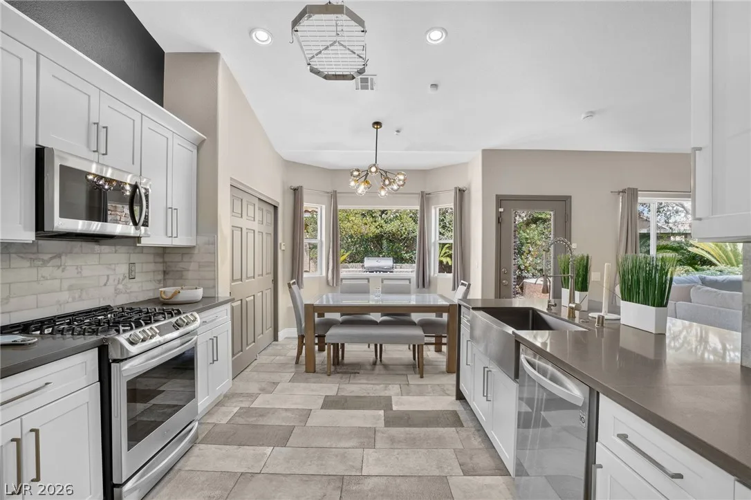 11212 Dell Cliffs Court — photo 2