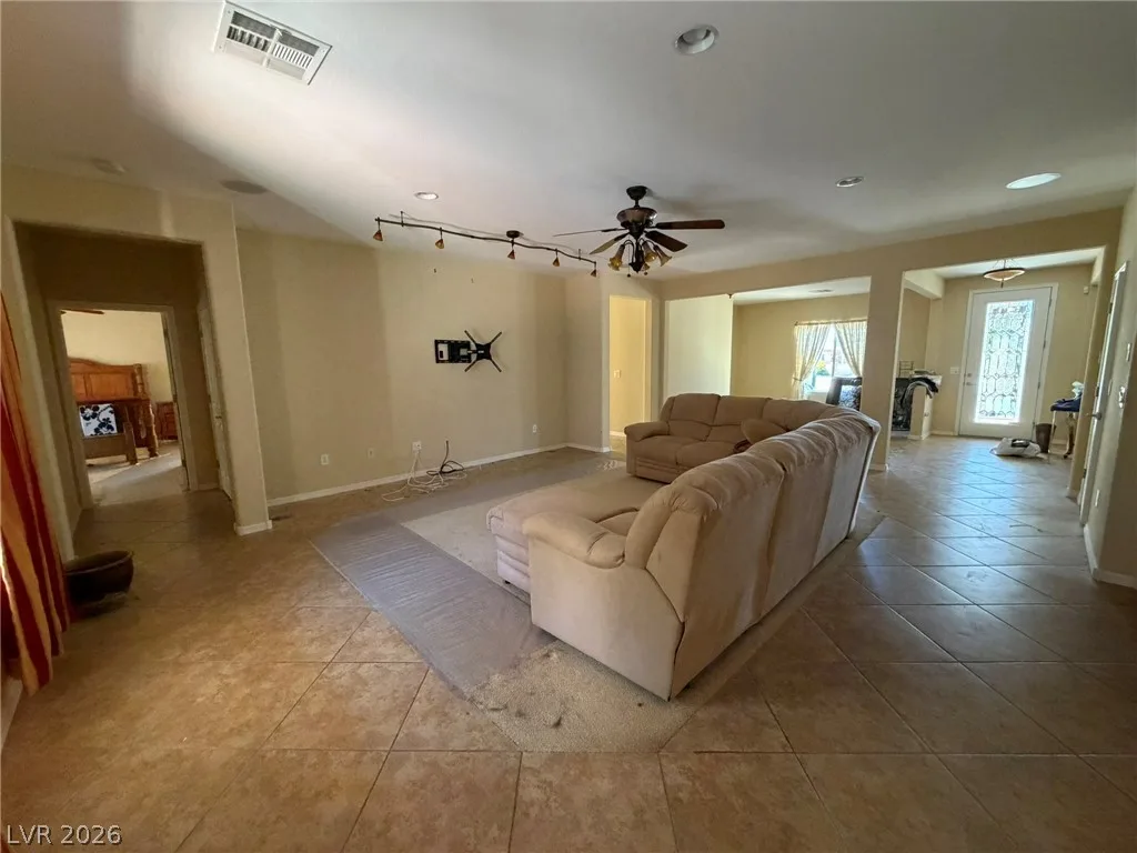 2145 Falls City Court — photo 5