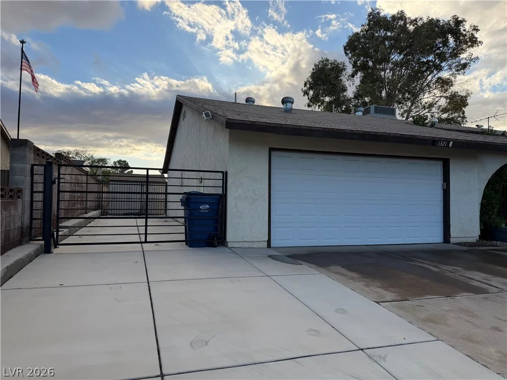 1321 Elsa Way — photo 4