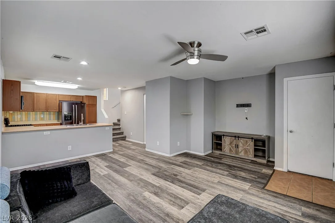 9052 Pearl Cotton Avenue — photo 5