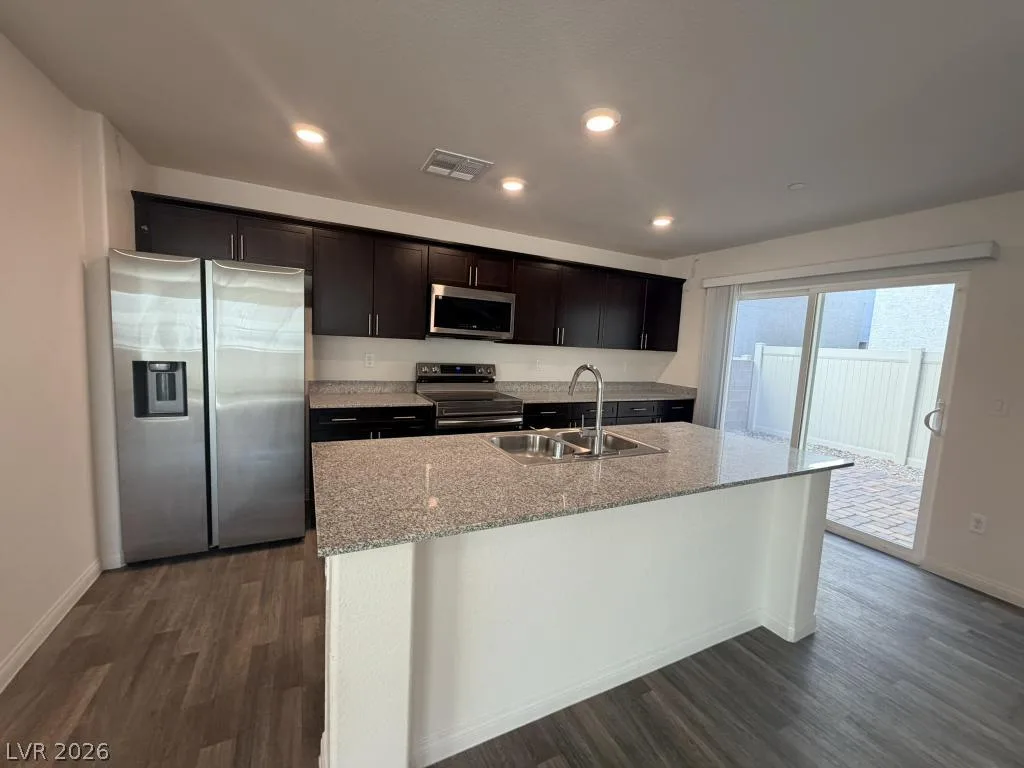 6960 Diamond Blue Street — photo 3