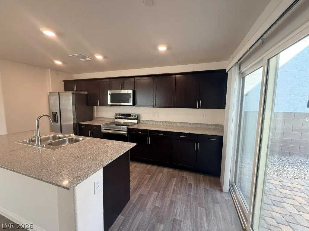 6960 Diamond Blue Street — photo 5