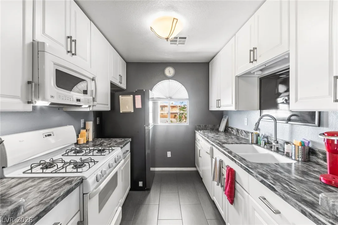 6832 Elm Creek Drive 204 — photo 3