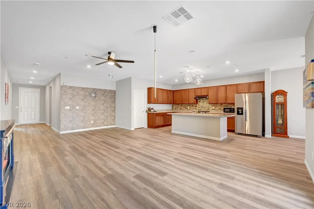378 Hellebores Avenue — photo 4