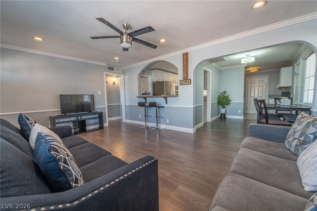 2101 Santa Paula Drive — photo 2
