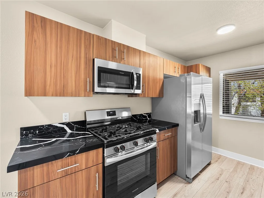1405 Vegas Valley Drive 226 — photo 5