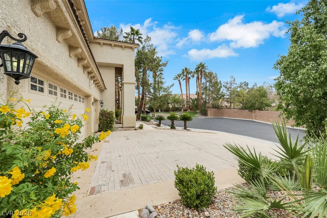 10779 Crown Court — photo 4