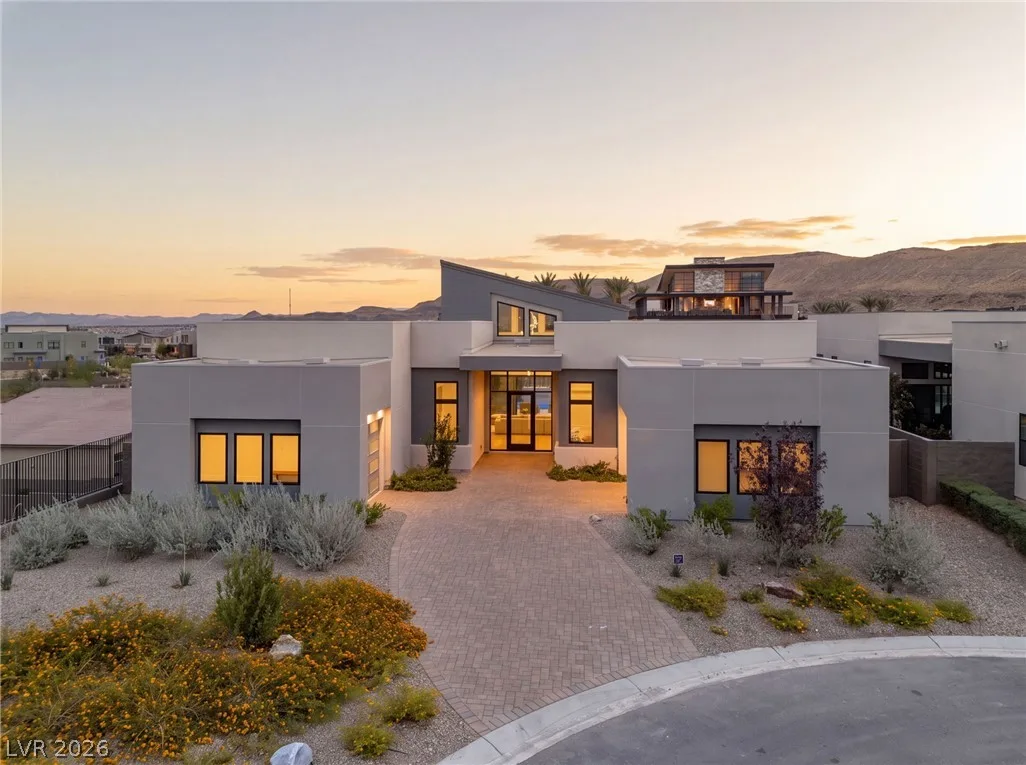 10907 Rossa Peak Avenue — photo 3