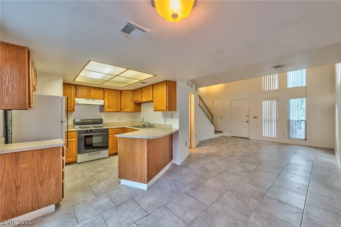 587 Sellers Place — photo 4