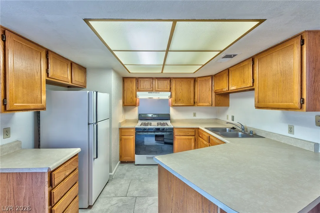 587 Sellers Place — photo 5
