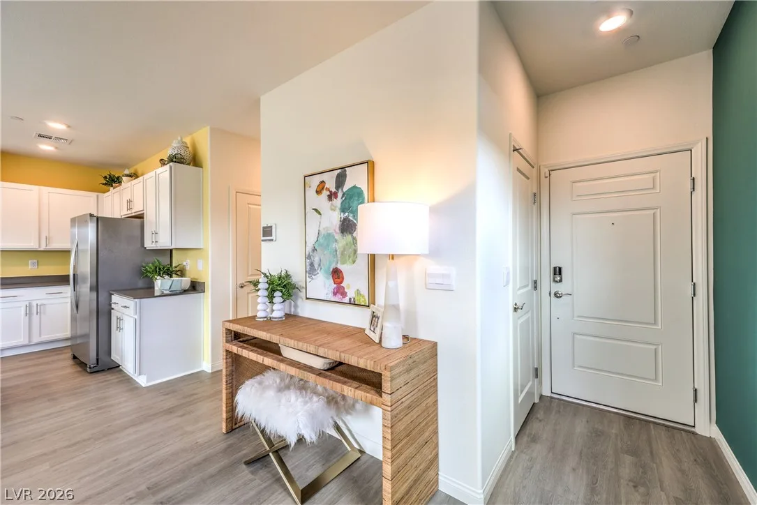 1204 Sun Parakeet Drive — photo 2