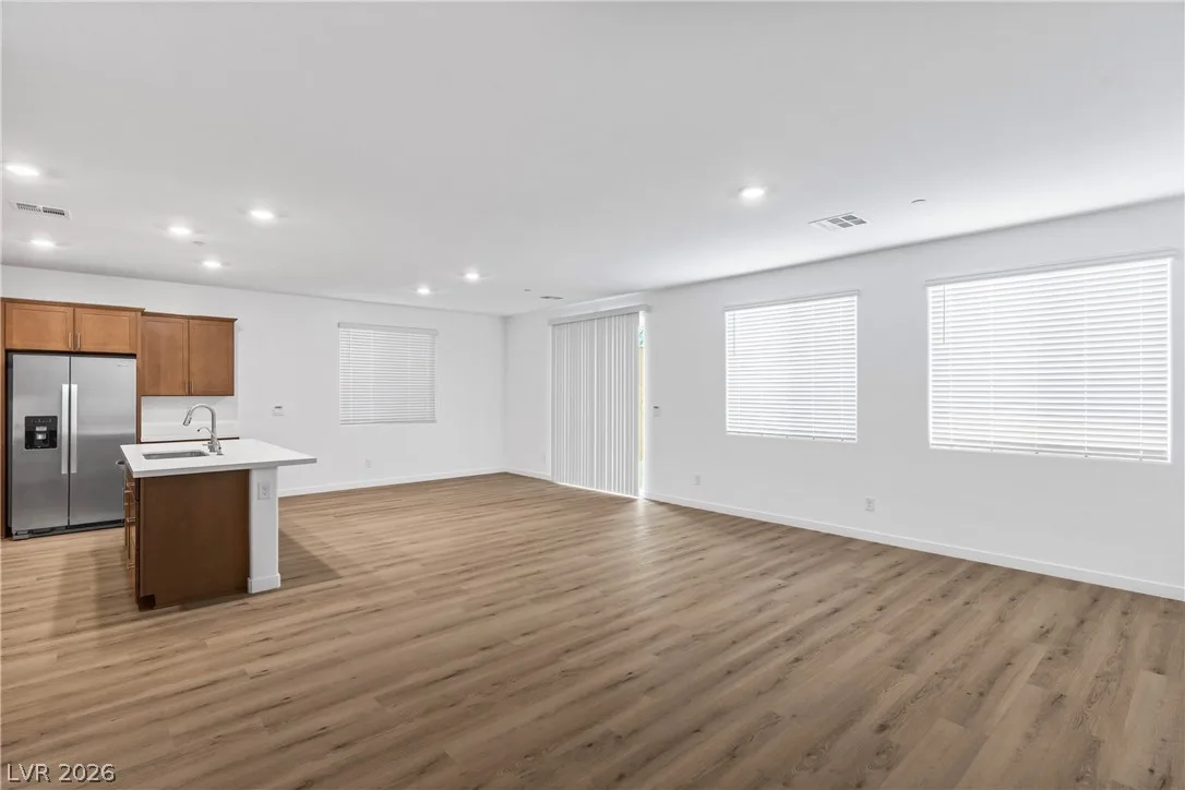1025 Copper Robin Street — photo 5
