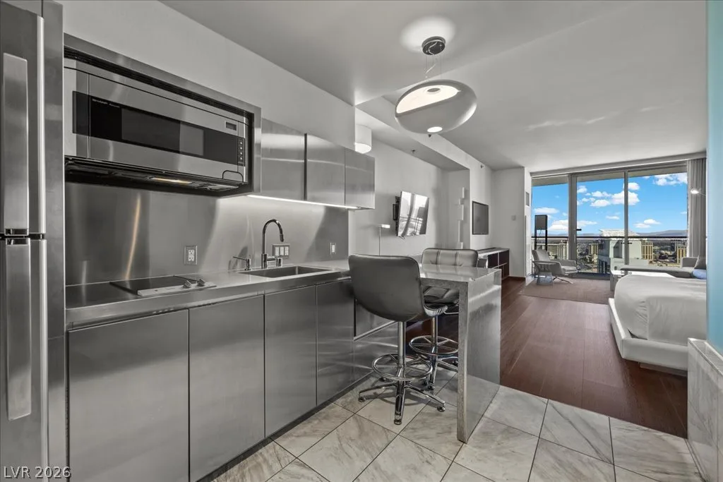 4381 West Flamingo Road 5112 — photo 4
