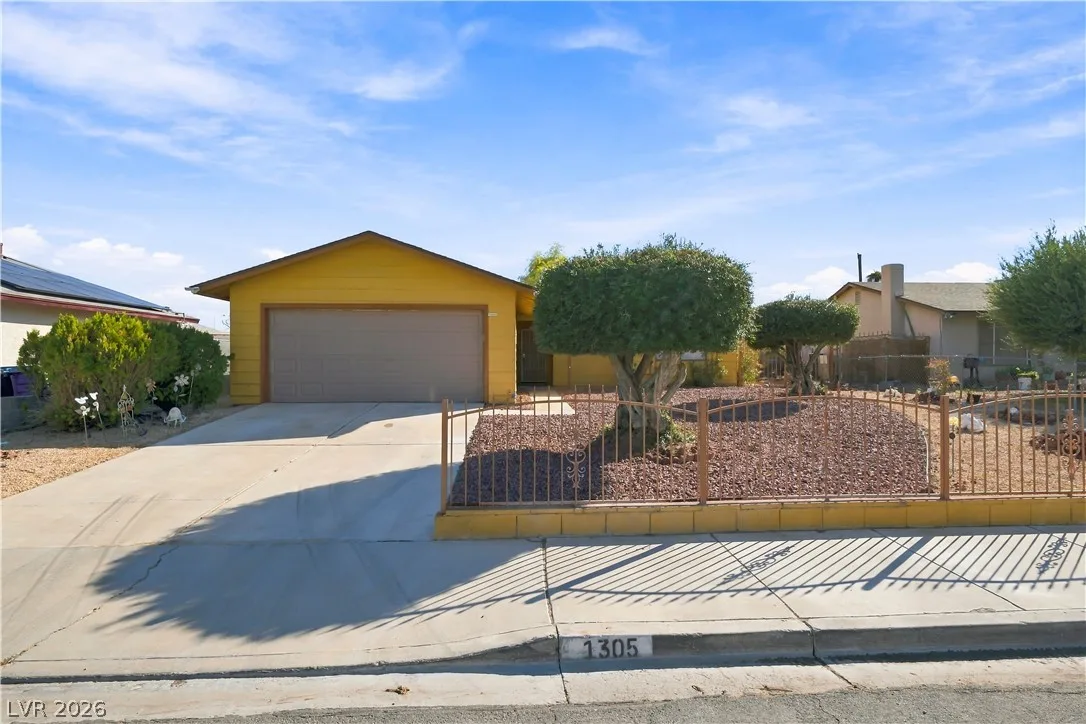 1305 Jackson Avenue — photo 2