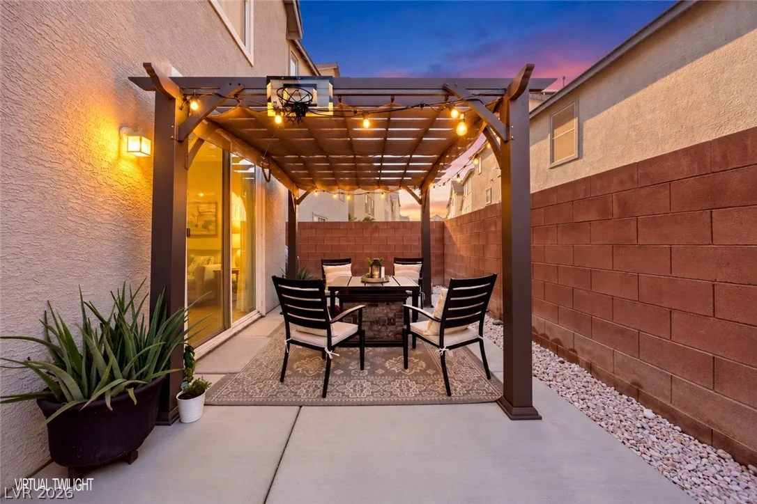 16 Yellow Peak Avenue — photo 2