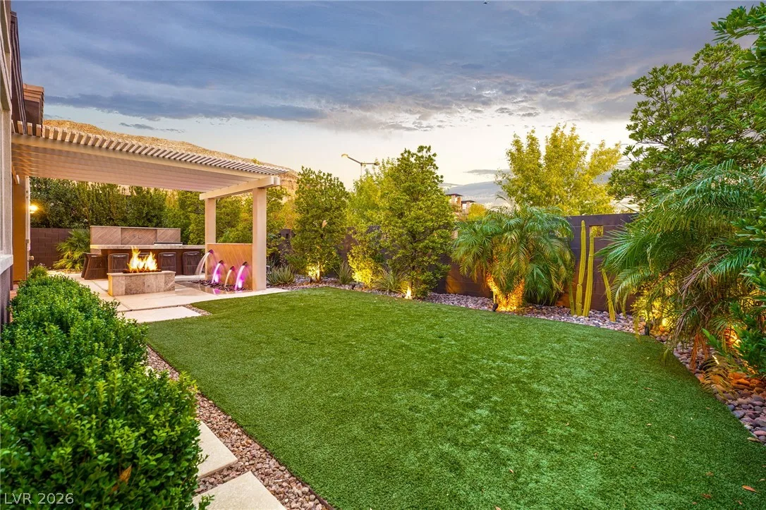 6268 PETROGLYPH Avenue — photo 4