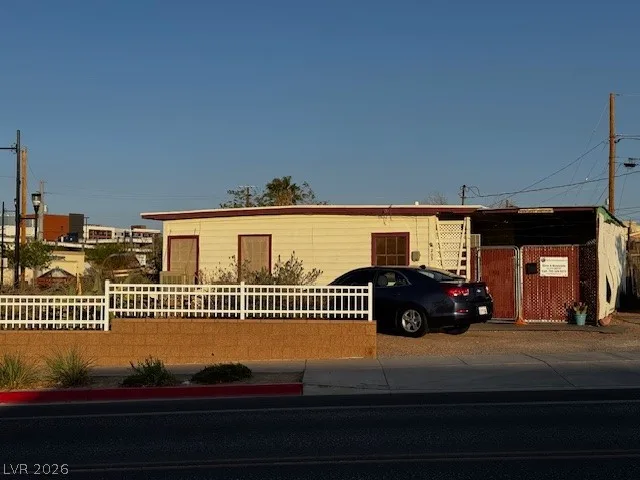 203 West Pacific Avenue — photo 3
