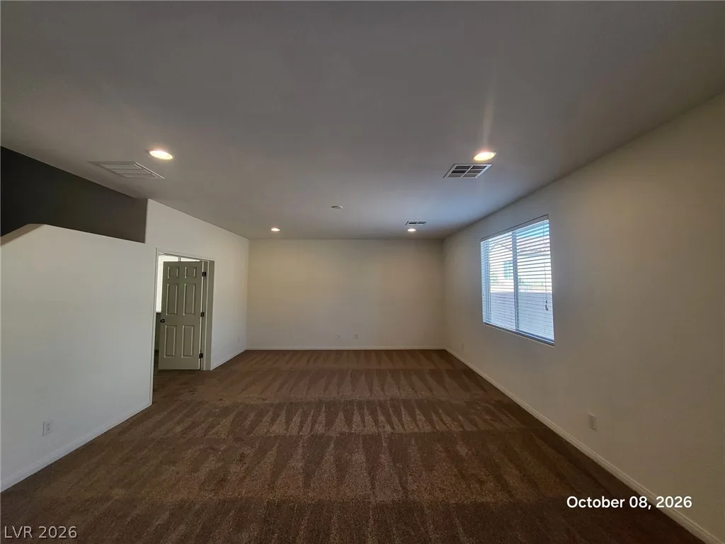 8142 Pinecrest Falls Street — photo 3