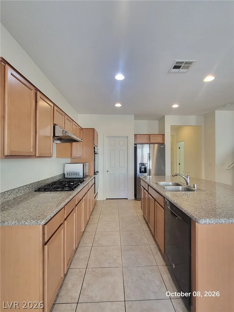 8142 Pinecrest Falls Street — photo 5