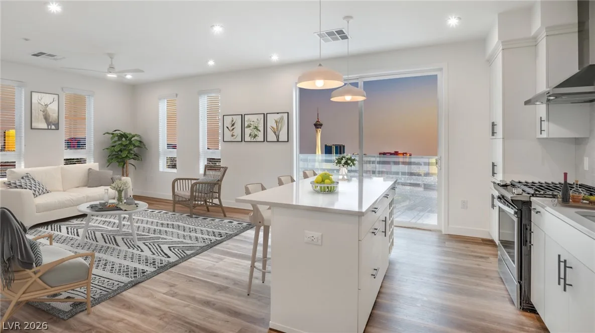 250 South City Parkway 357 — photo 1