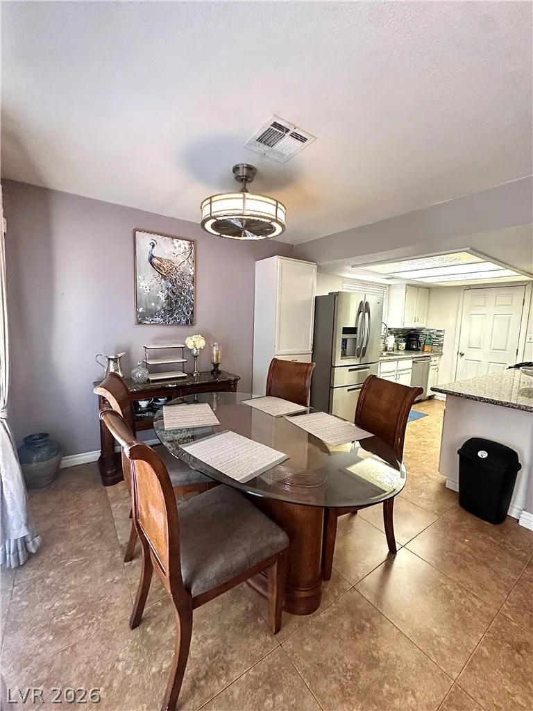 5045 Hayward Avenue — photo 5