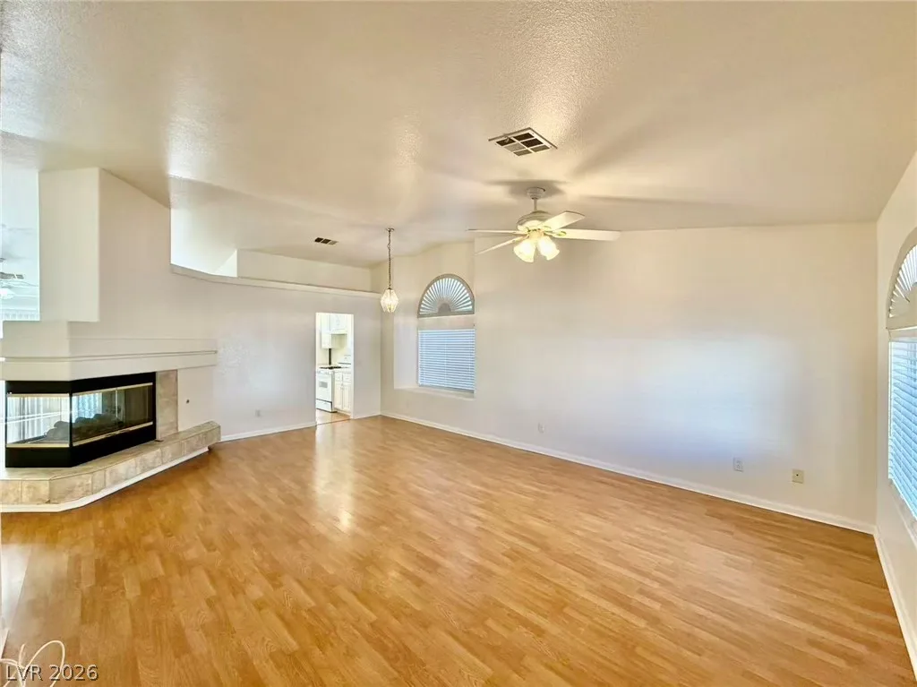 8605 GILMORE Avenue — photo 4
