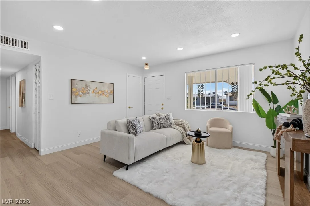 708 Van Ert Avenue — photo 5