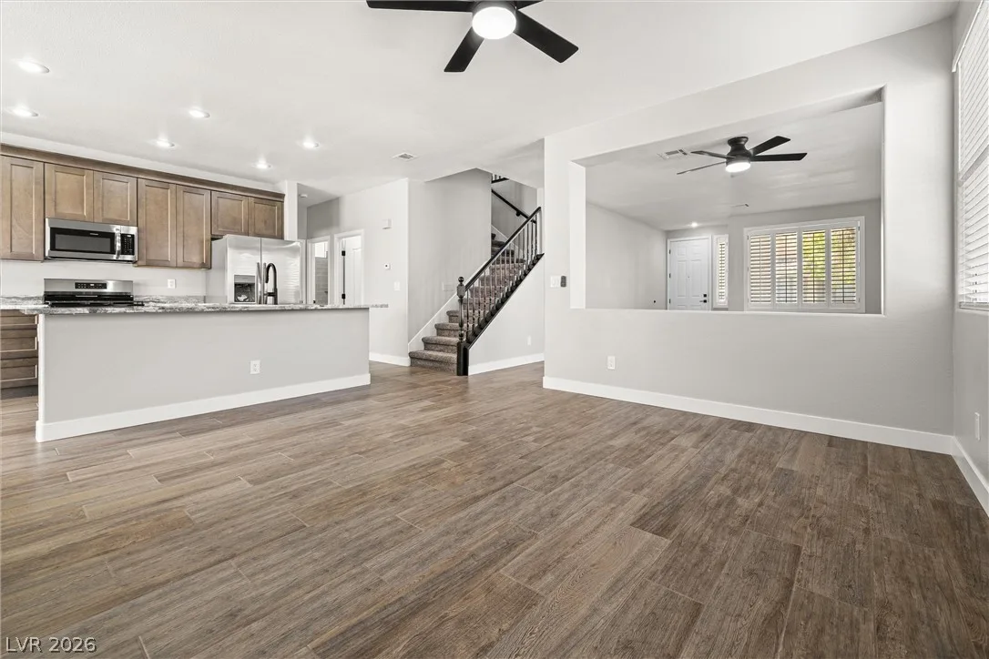 1078 Silver Star Street — photo 3