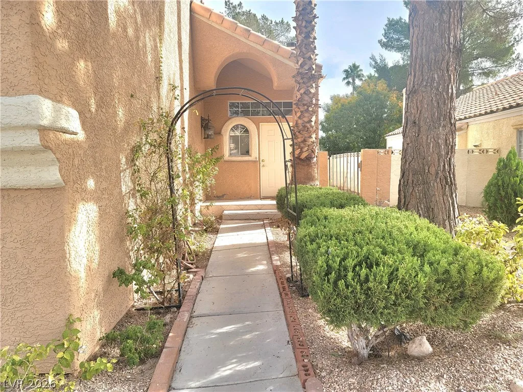2436 Sun Shores Drive — photo 2