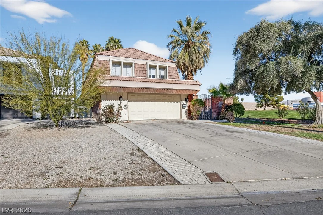 1114 Vegas Valley Drive — photo 2