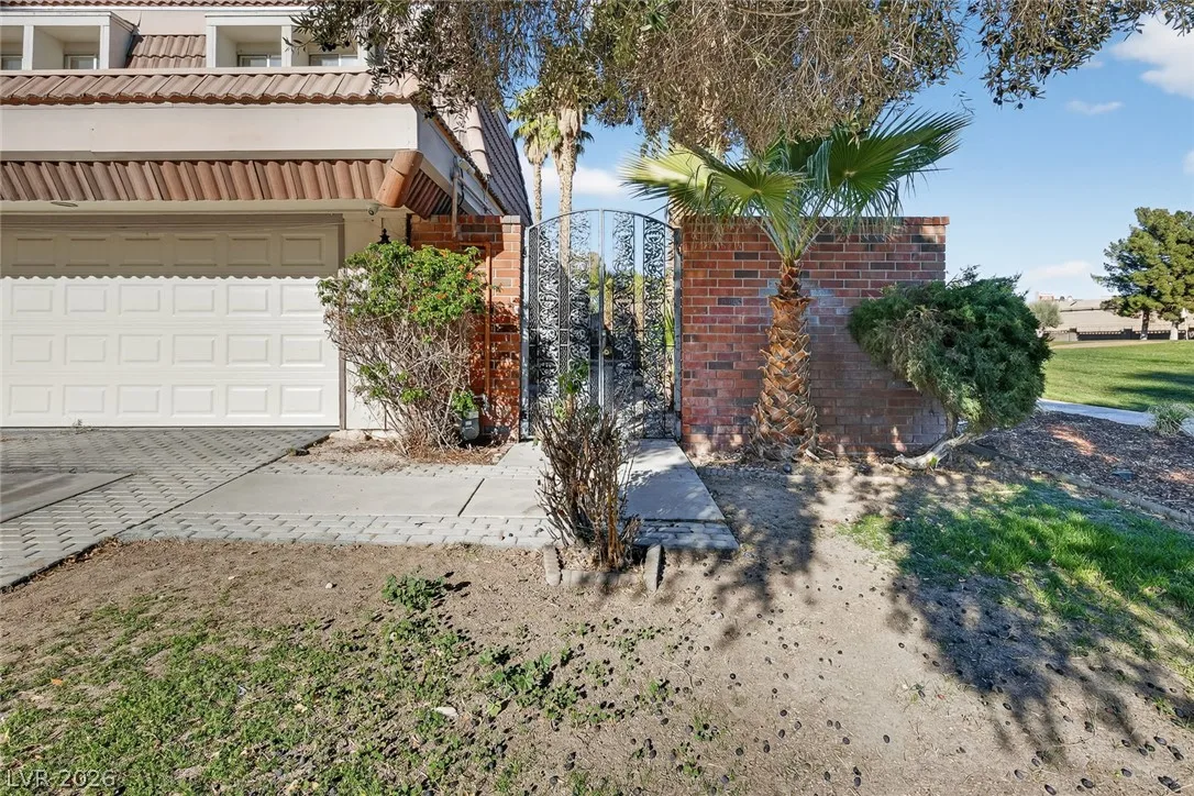 1114 Vegas Valley Drive — photo 4