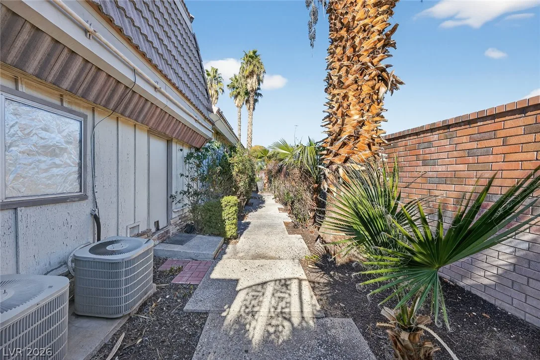 1114 Vegas Valley Drive — photo 5