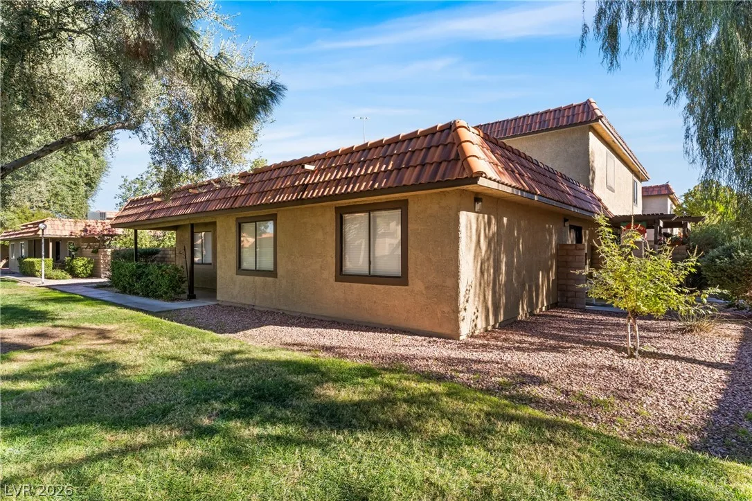 735 Apple Tree Court — photo 2
