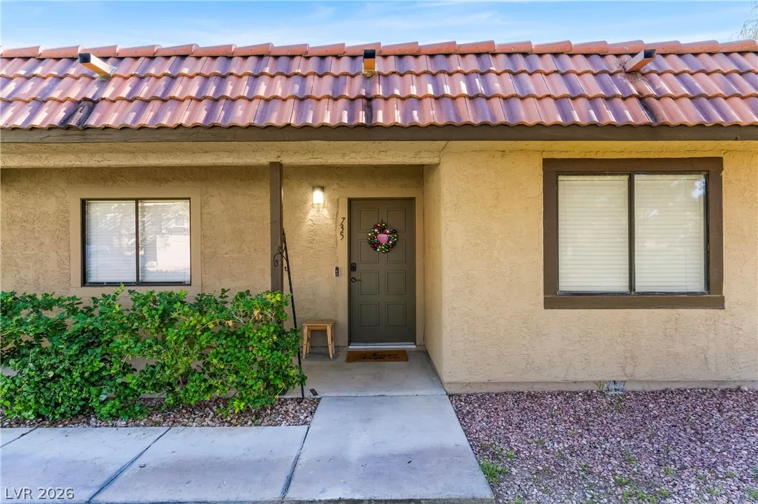 735 Apple Tree Court — photo 3