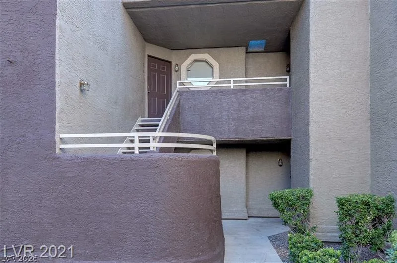 5020 South Rainbow Boulevard 204 — photo 2