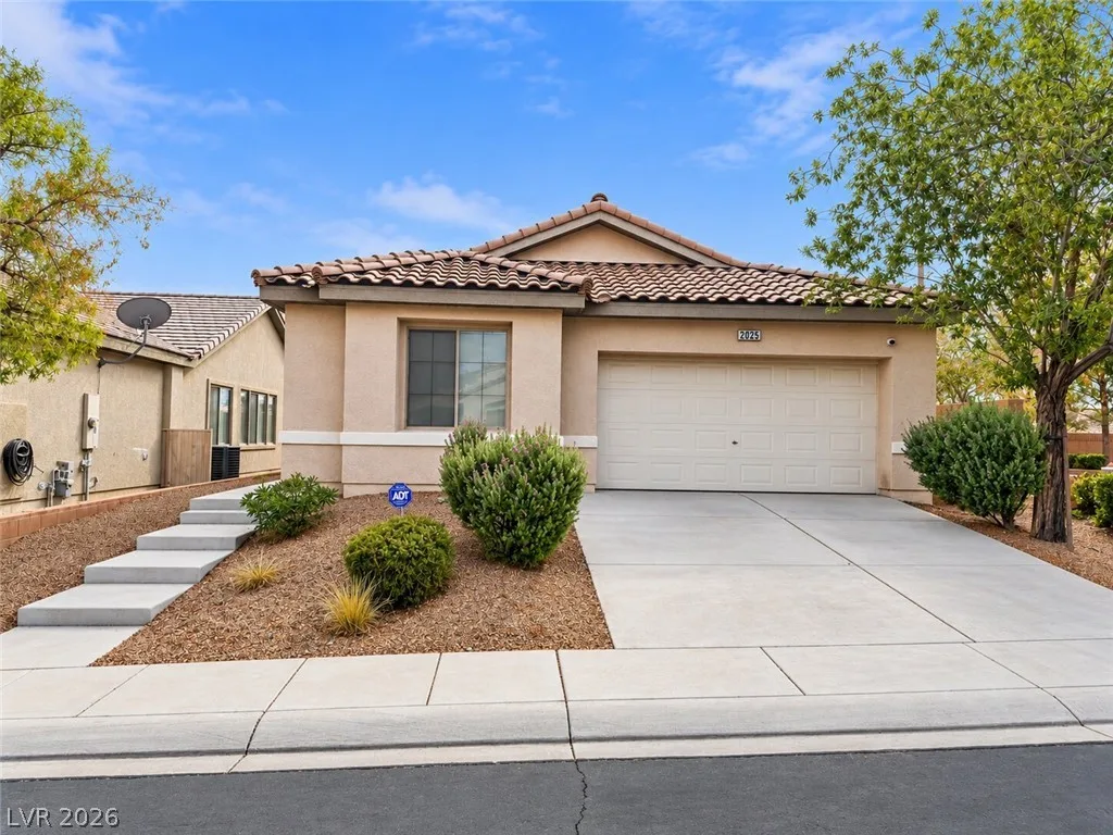 2025 Pipeline Beach Court — photo 1