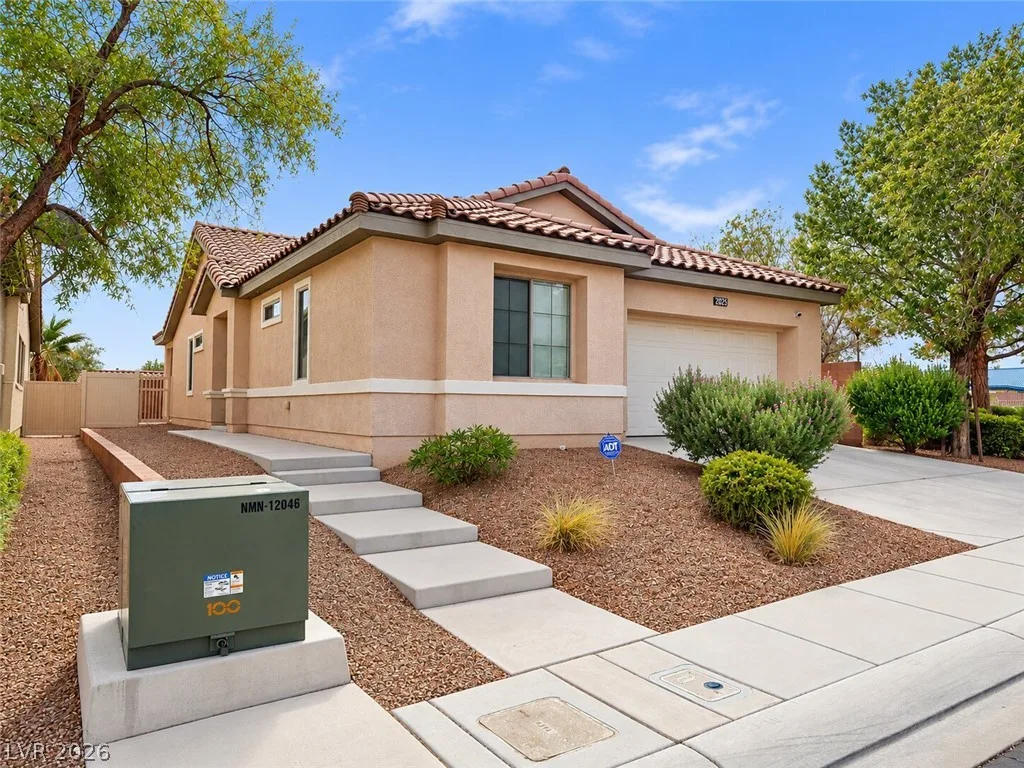 2025 Pipeline Beach Court — photo 2
