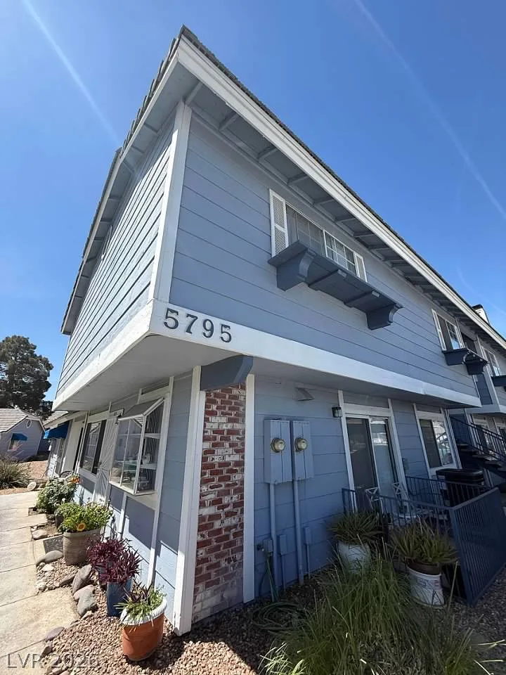 5795 Medallion Drive 202 — photo 1