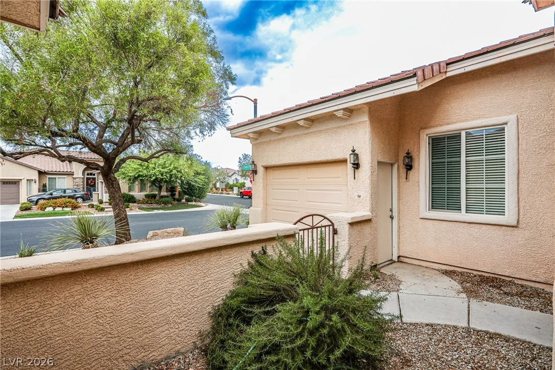 9023 Sleepy Canyon Avenue — photo 5