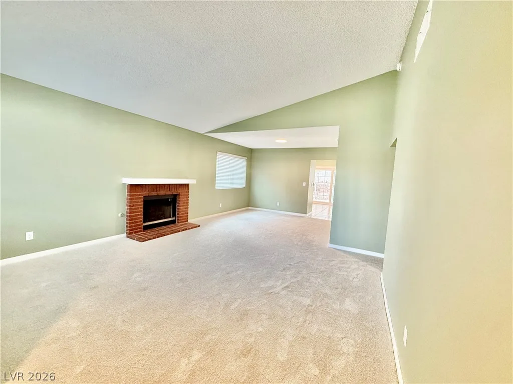 2489 Muirfield Avenue — photo 4