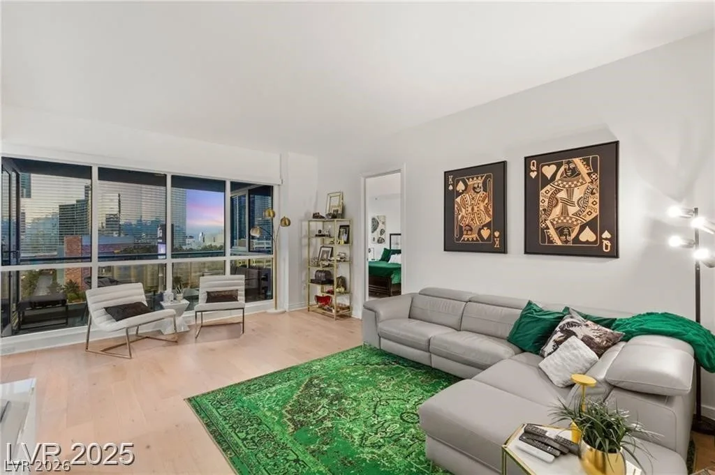 4525 Dean Martin Drive 1007 — photo 2