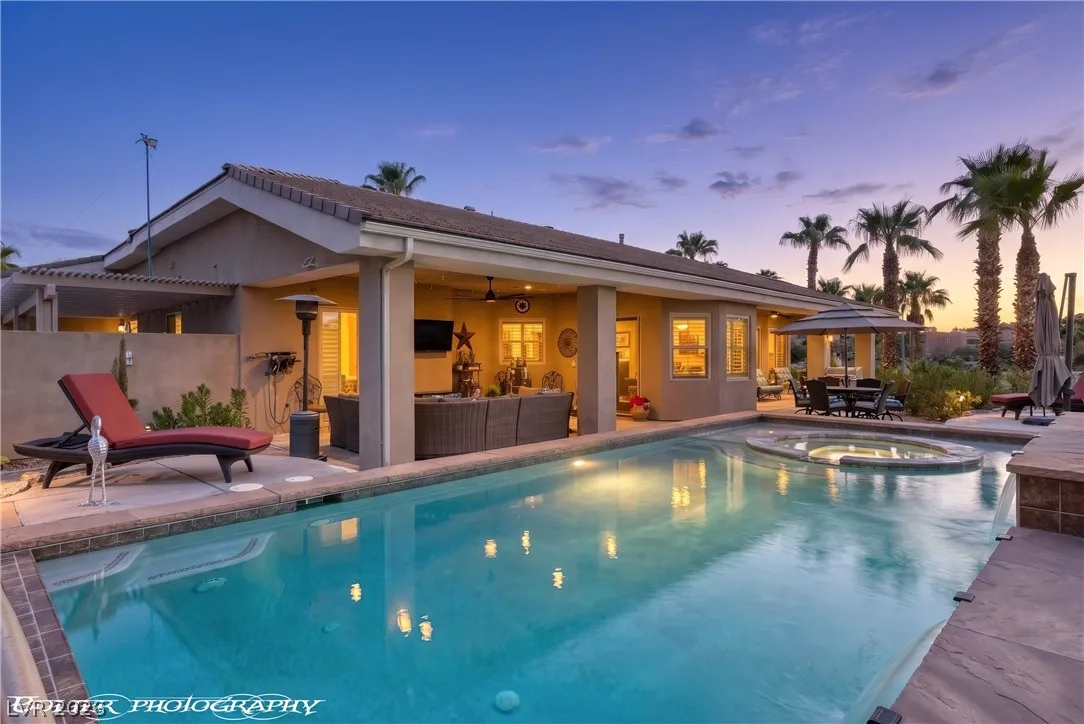 560 Rolling Hills Drive — photo 3