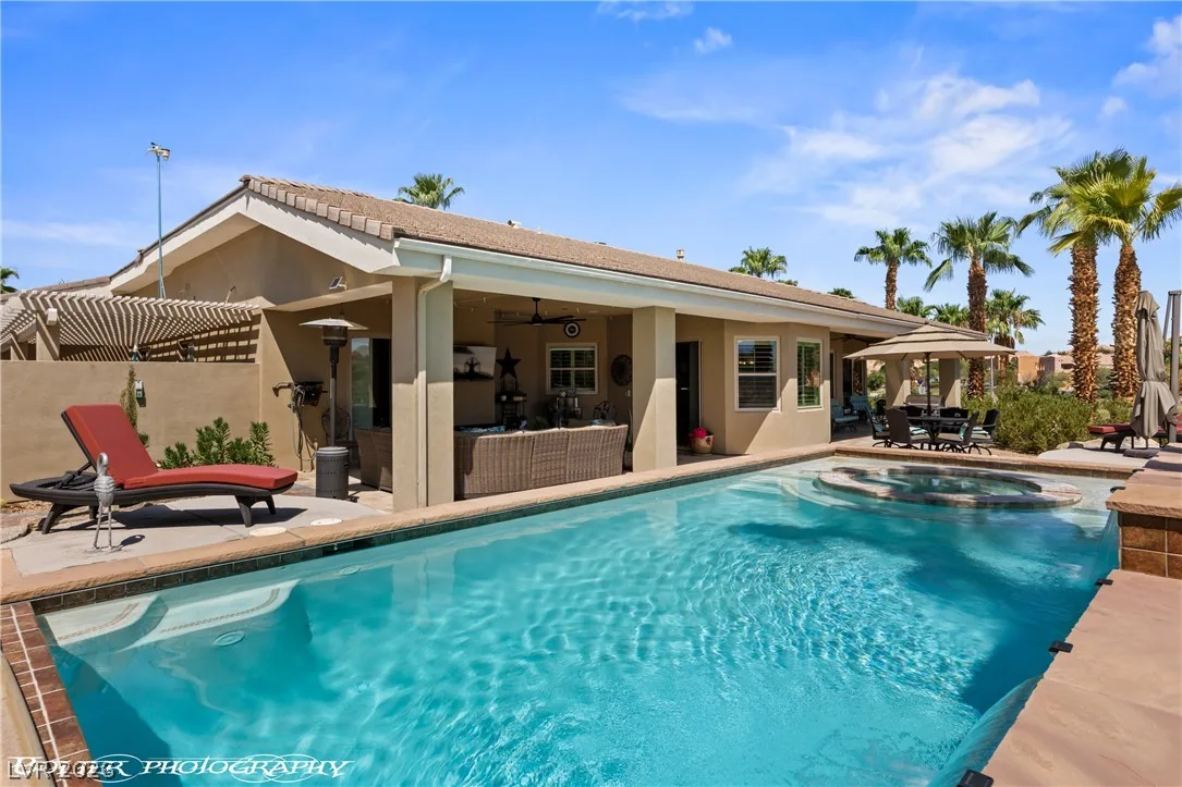 560 Rolling Hills Drive — photo 4