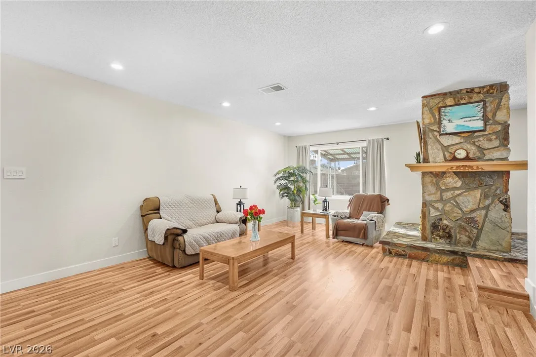 6917 Creekside Lane — photo 4