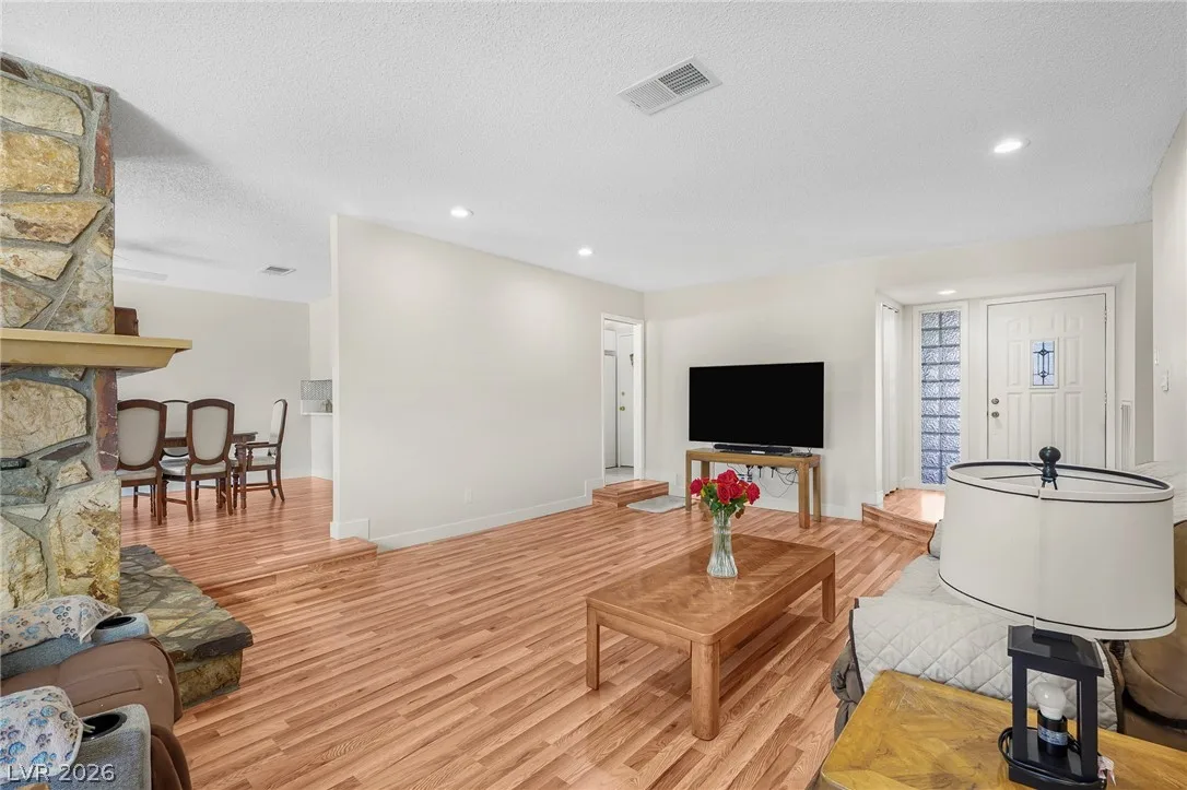 6917 Creekside Lane — photo 5