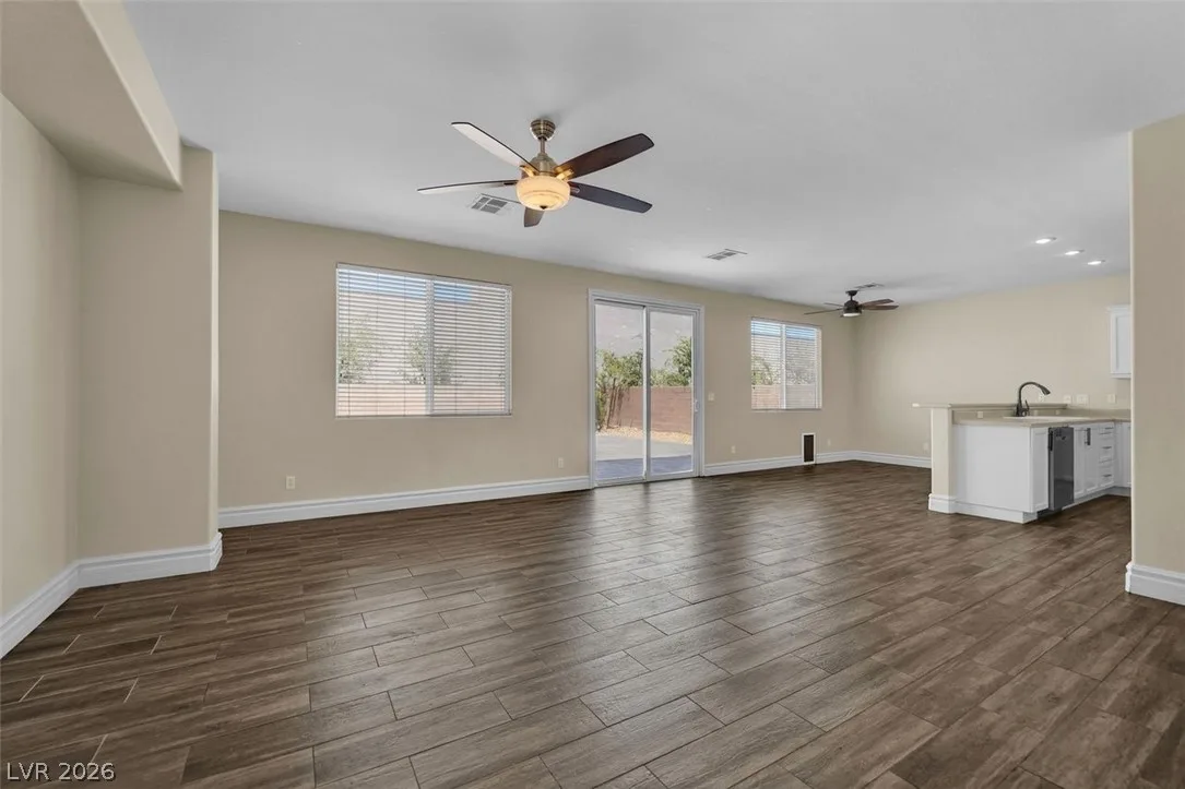 9782 Valmeyer Avenue — photo 3