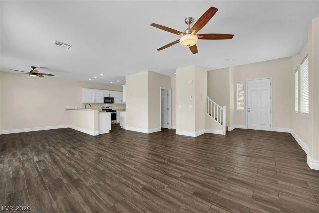 9782 Valmeyer Avenue — photo 4